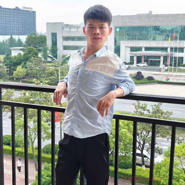 湖南28岁单身帅哥真诚找对象-北京征婚相亲网